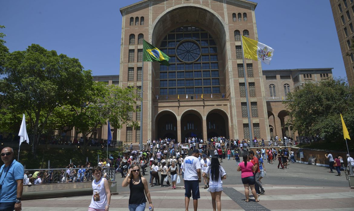 Celebrações na Basílica de Aparecida acontecem sem devotos