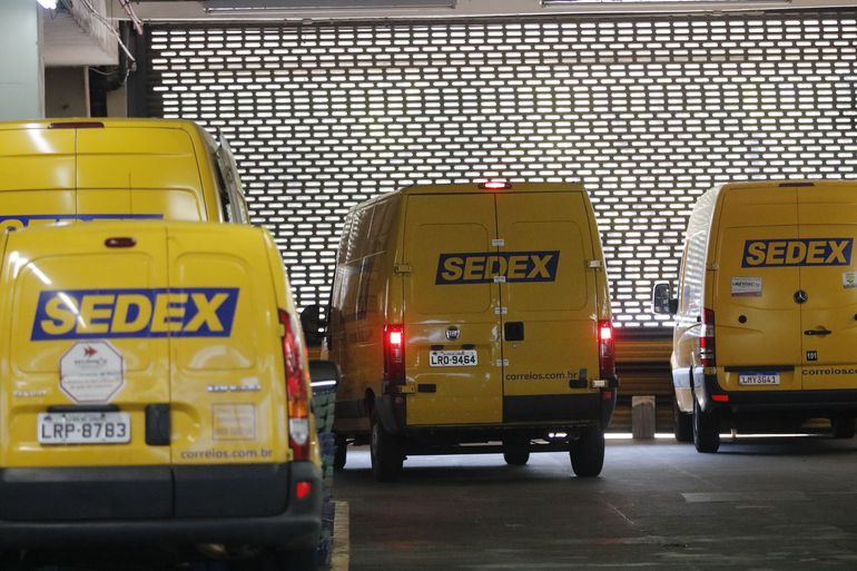 Ministro entrega à Presidência projeto de privatização dos Correios