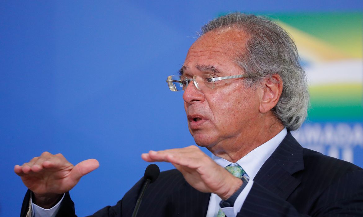 Recuo na economia será menor que o esperado, diz Guedes