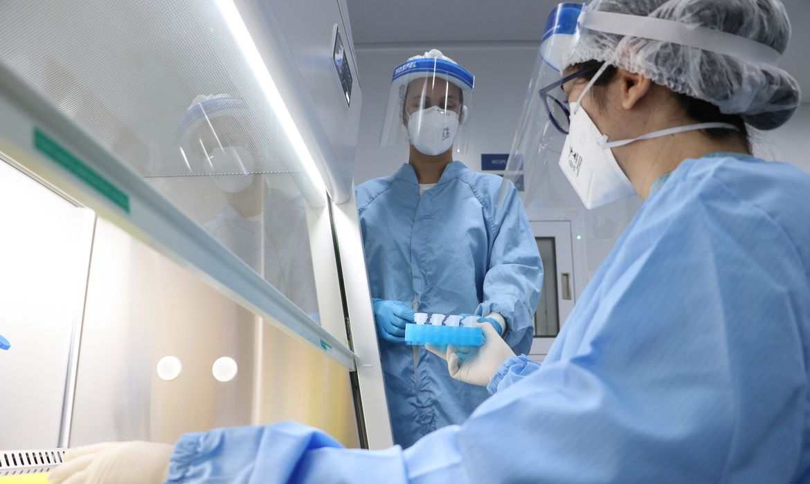 Fiocruz inicia pesquisa com vacina da tuberculose para combate à covid-19