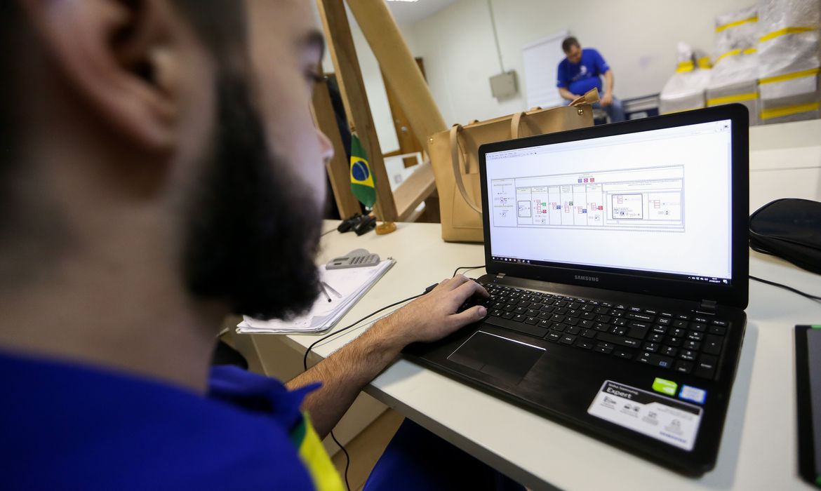 Inadimplência em cursos de graduação no país durante o 1º semestre