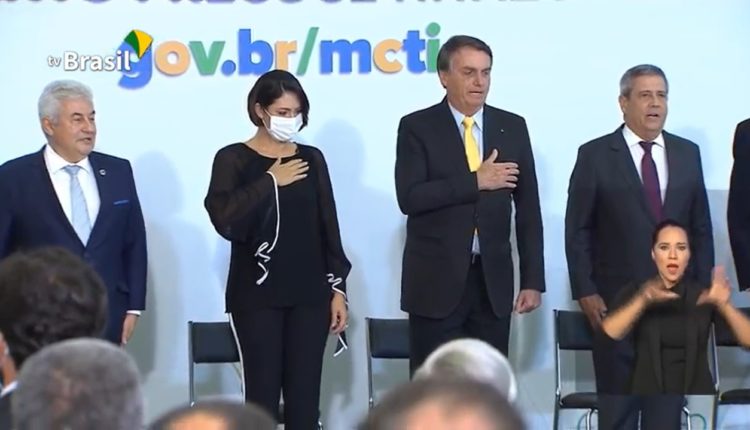 Governo Federal anuncia resultado de ensaio com nitazoxanida contra covid-19