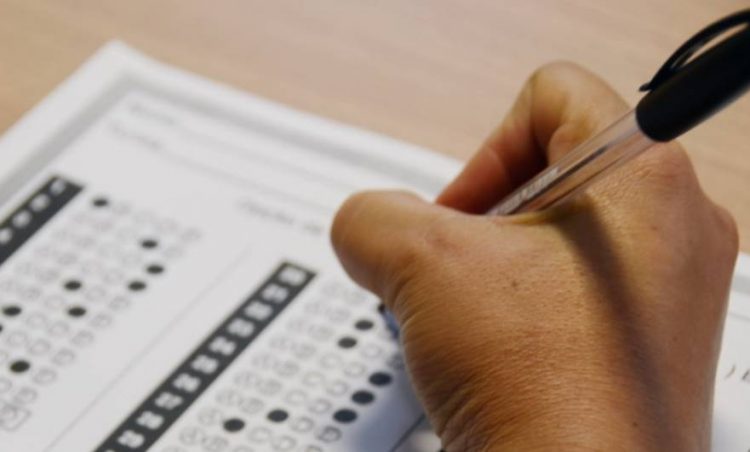 País tem 7.700 vagas em mais de 100 concursos com inscrições abertas; veja lista