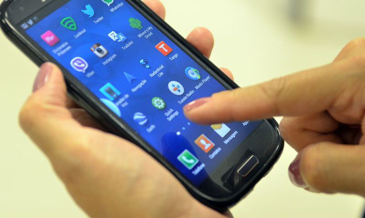 Ministro potiguar promete rádio no celular sem custo para o usuário