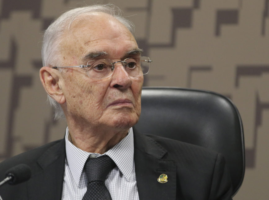 Senador que morreu de covid minimizou isolamento social; veja posts
