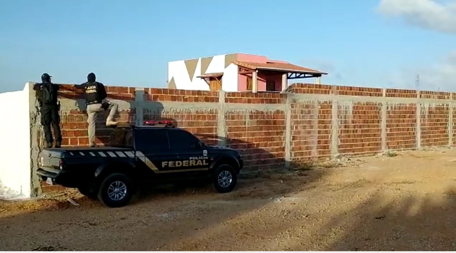 VÍDEO: Operação da PF no RN acha dinheiro em vasos e bichos de pelúcia