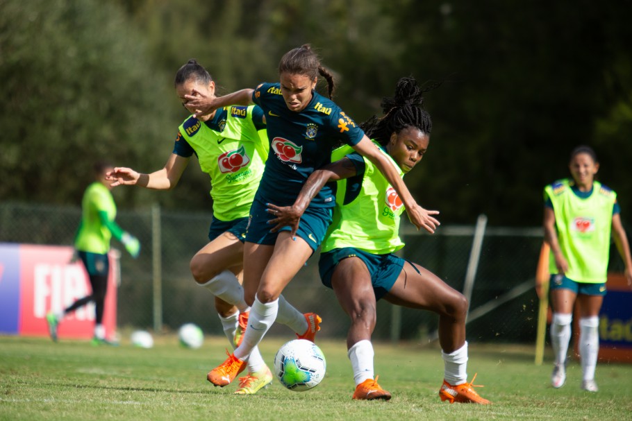 Seleção Feminina de Futebol finaliza período de preparação em Portugal