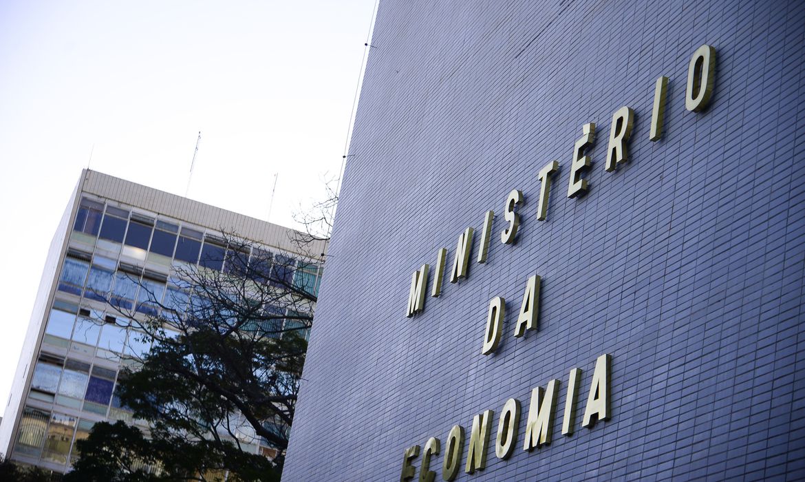 Governo Federal quer economizar R$ 97 mi em 30 meses com licitação centralizada