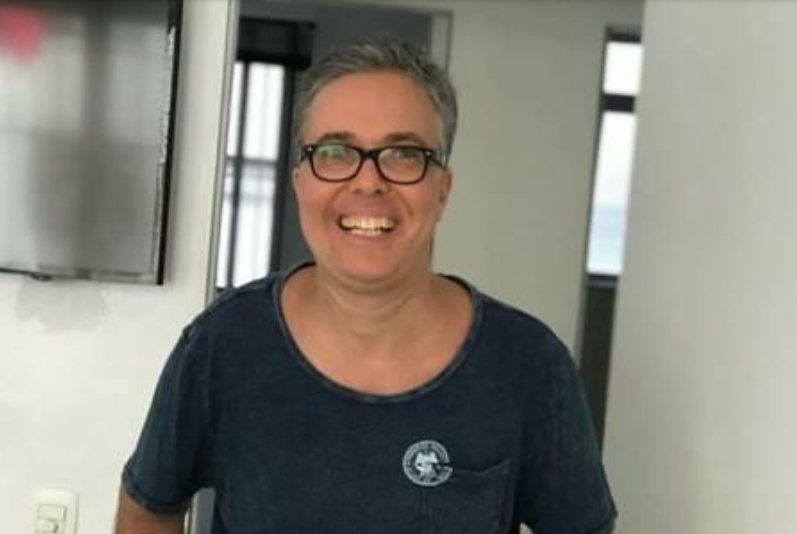 Grisalho e recluso, ator global que ficou paraplégico leva vida tranquila