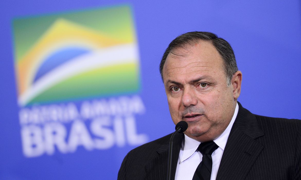 Recuperado de desidratação, Pazuello recebe alta nesta manhã