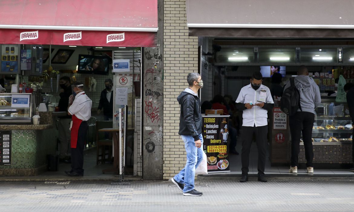 Pedidos de falência caem para o menor patamar em 10 anos no país