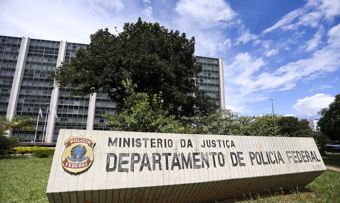 PF cumpre 25 mandados judiciais em operação contra fraudes na Previdência