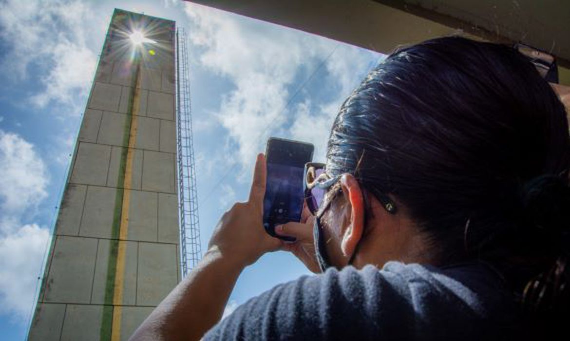 Em 3º dia de apagão, AP pode ter parte do fornecimento de energia retomado hoje