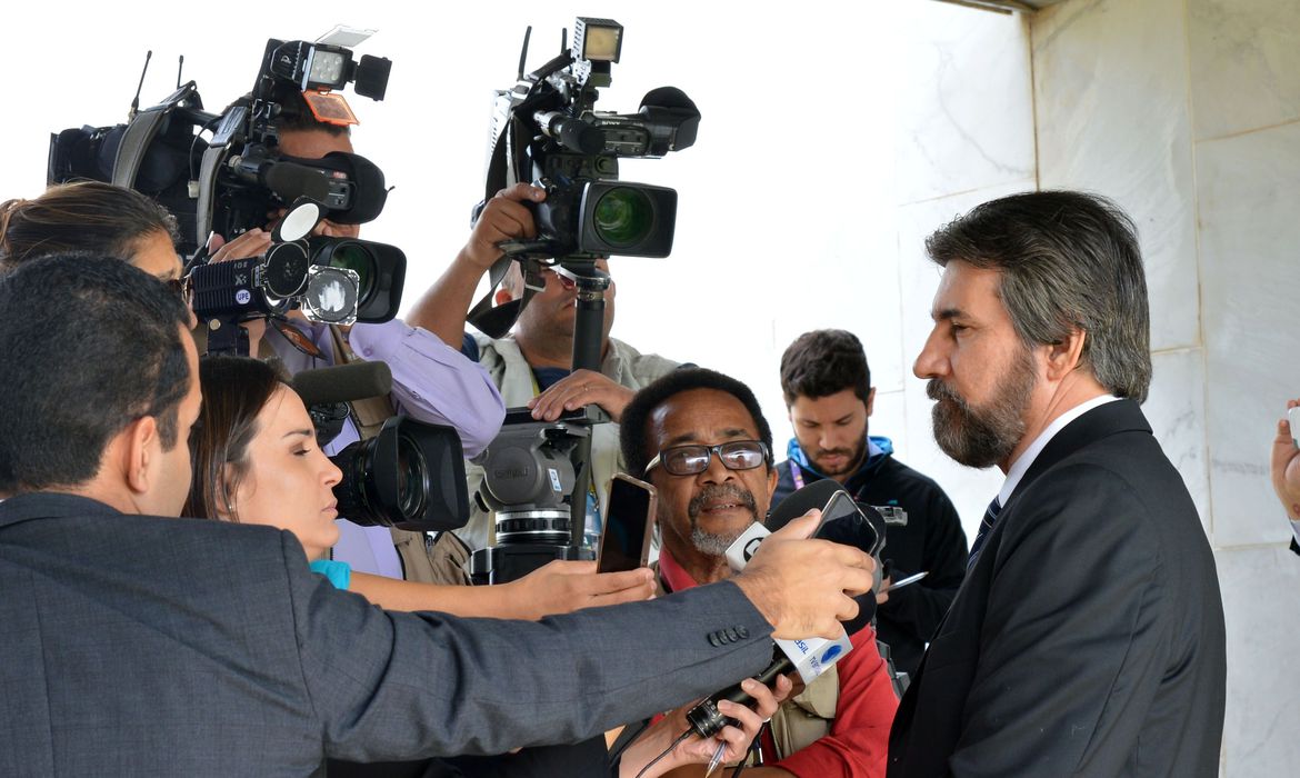 Lava Jato: STF define pena de 7 anos e meio de prisão para ex-senador