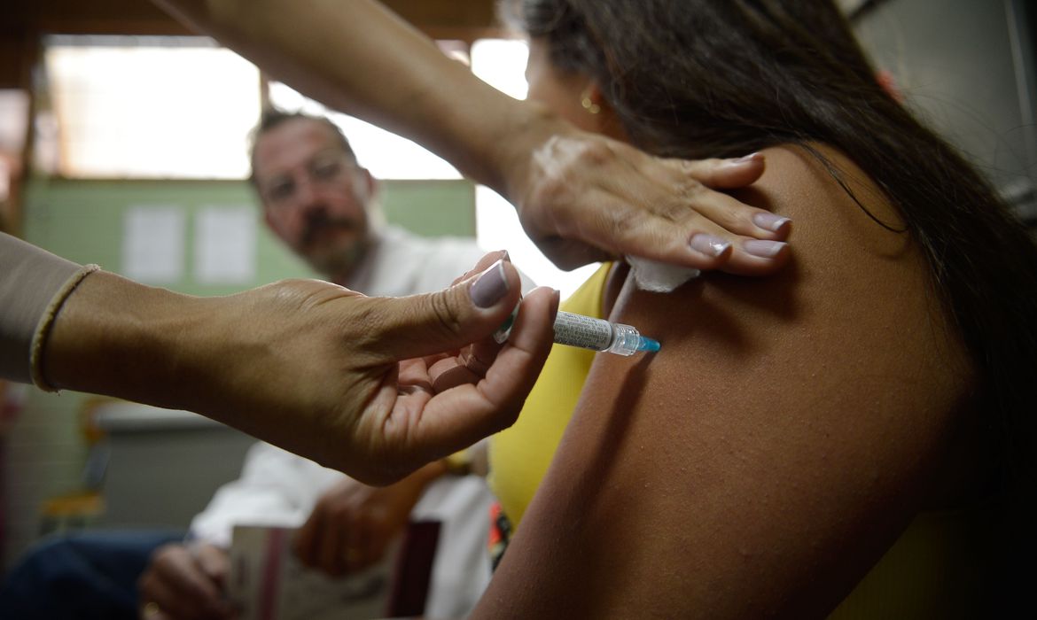 Sociedade de Imunizações lança campanha voltada a adolescentes