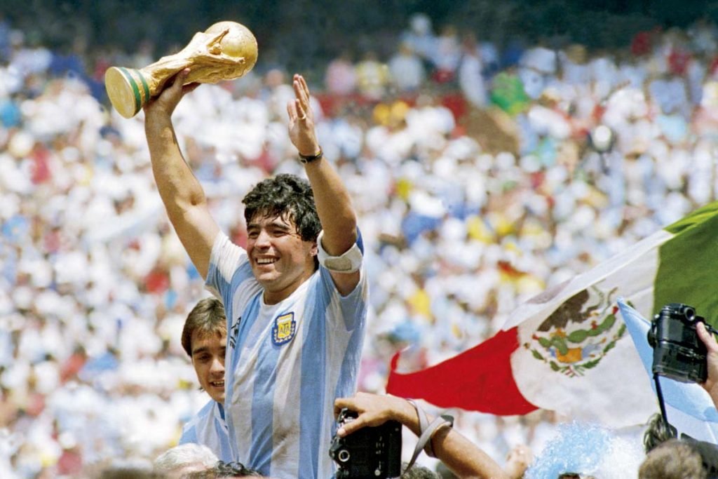 Morte de Maradona gera comoção mundial