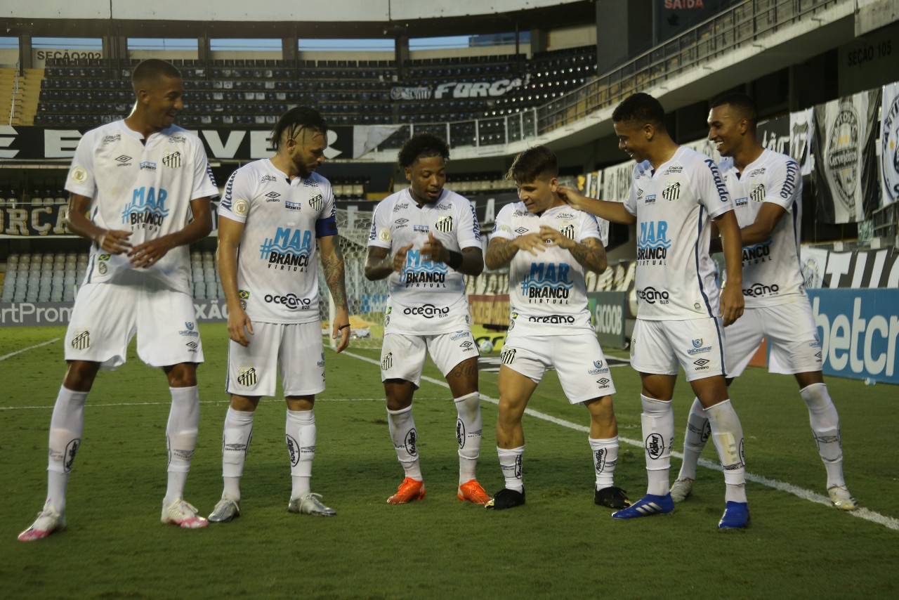 Com volta de Cuca, Santos goleia o Sport; veja tabela de classificação