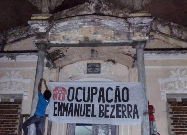 Justiça determina que famílias deixem prédio da UFRN em 24h