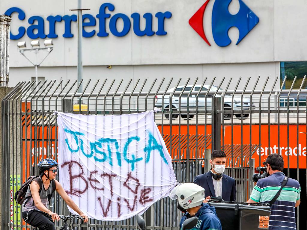 Carrefour anuncia que deixará de terceirizar serviços de segurança