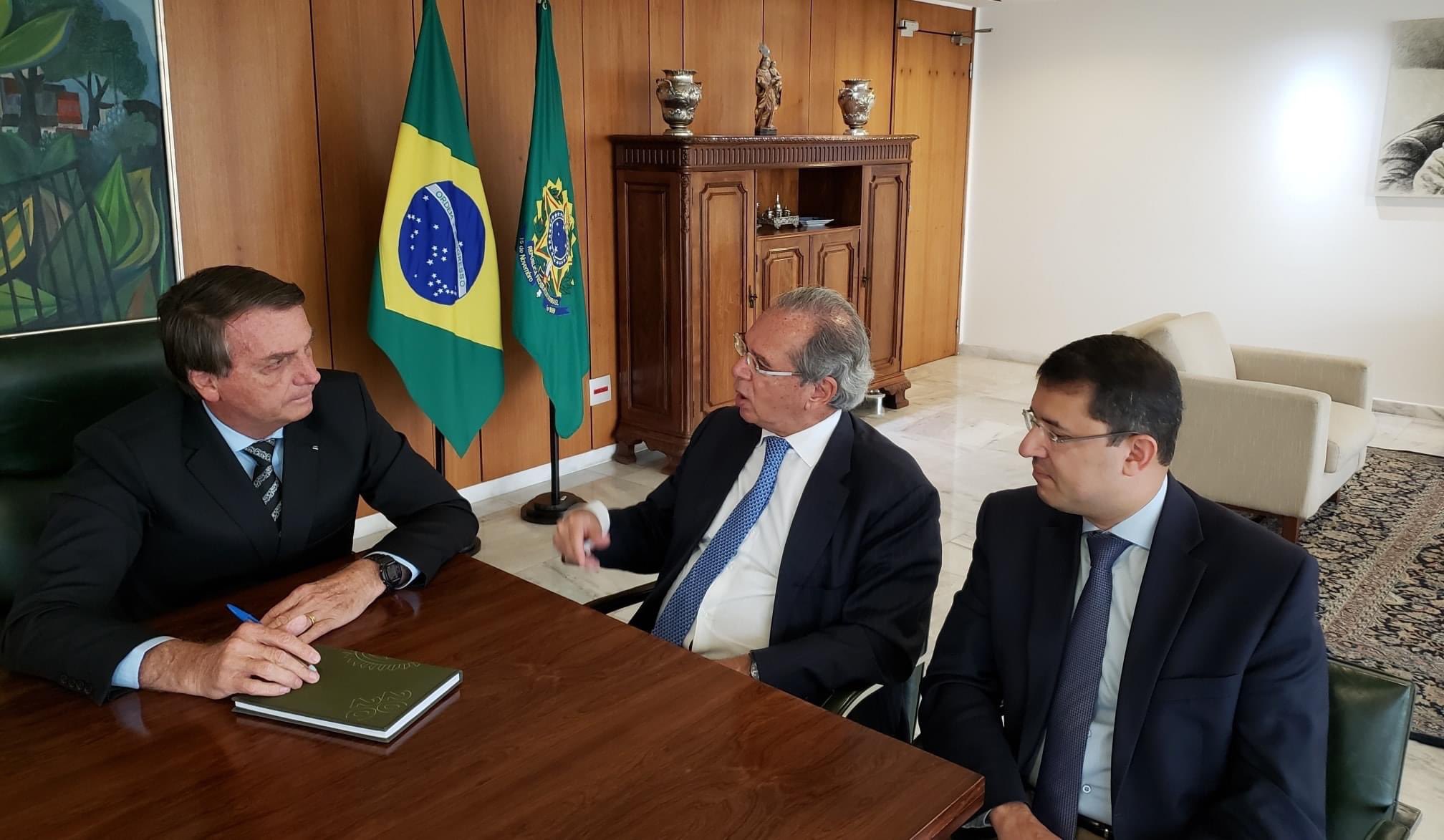 Bolsonaro: governo vai ofertar vacina gratuita e não obrigatória
