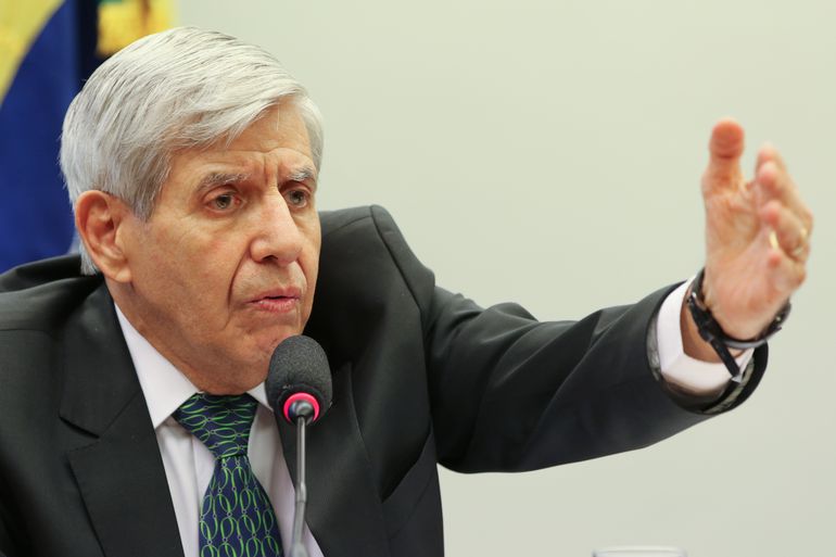 Ministro compartilha nota da Abin que diz que agência não produziu relatório