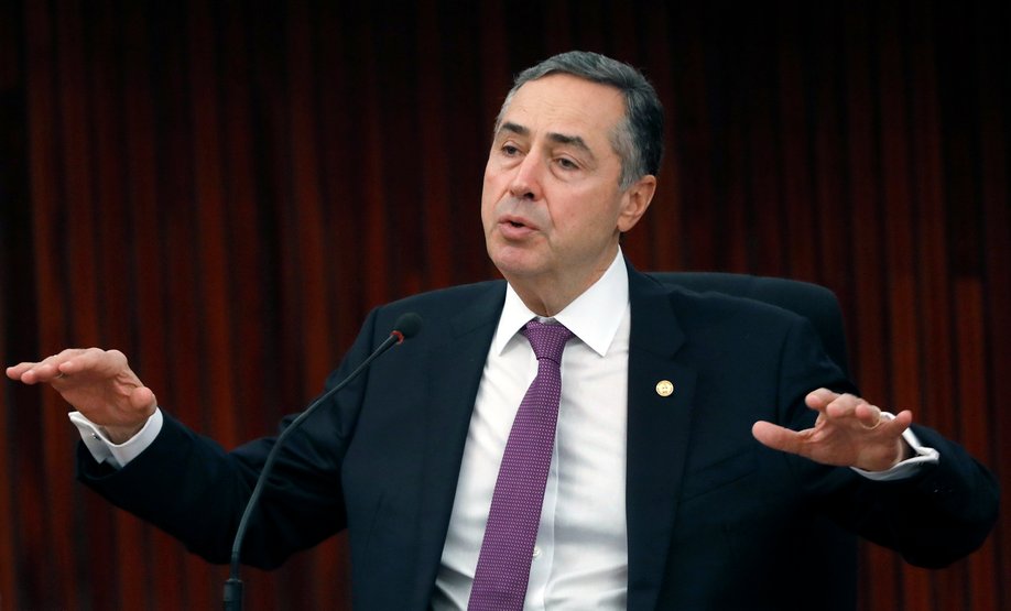 Ministros mudaram voto sobre prisão em 2ª instância por pressão, diz Barroso