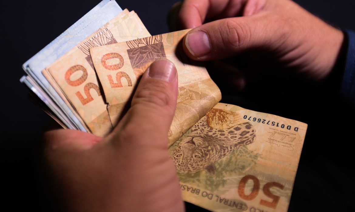 Prévia da inflação oficial fecha 2020 com taxa de 4,23%, diz IBGE
