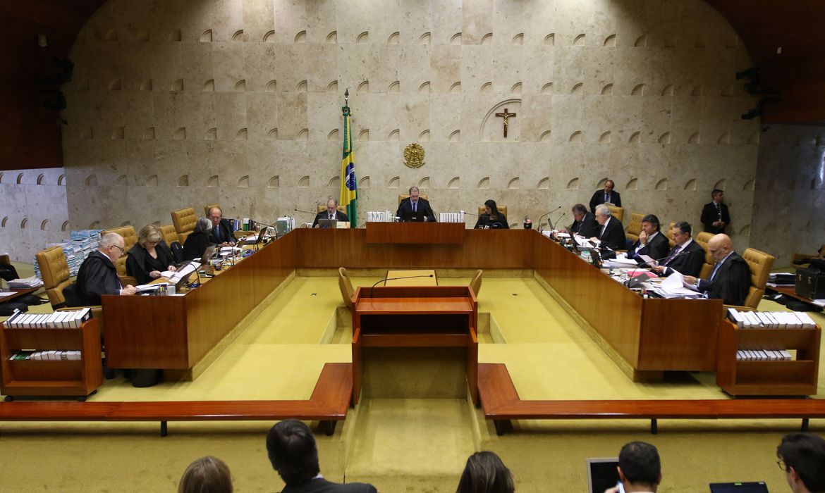STF pede reserva de vacina para 7 mil servidores para 'contribuir com país'