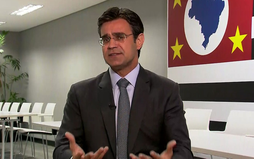 Governador interino de SP testa positivo para Covid-19