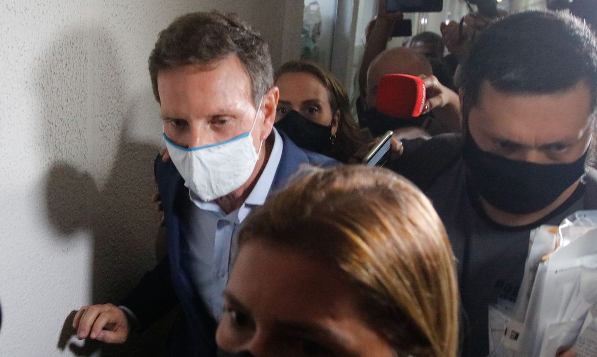 Prisão domiciliar: Crivella está em casa com tornozeleira eletrônica