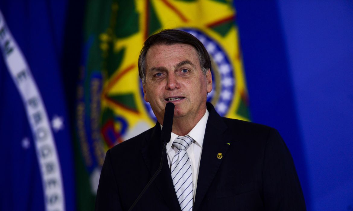 Bolsonaro: "Não faltaram recursos para estados e municípios contra à Covid"