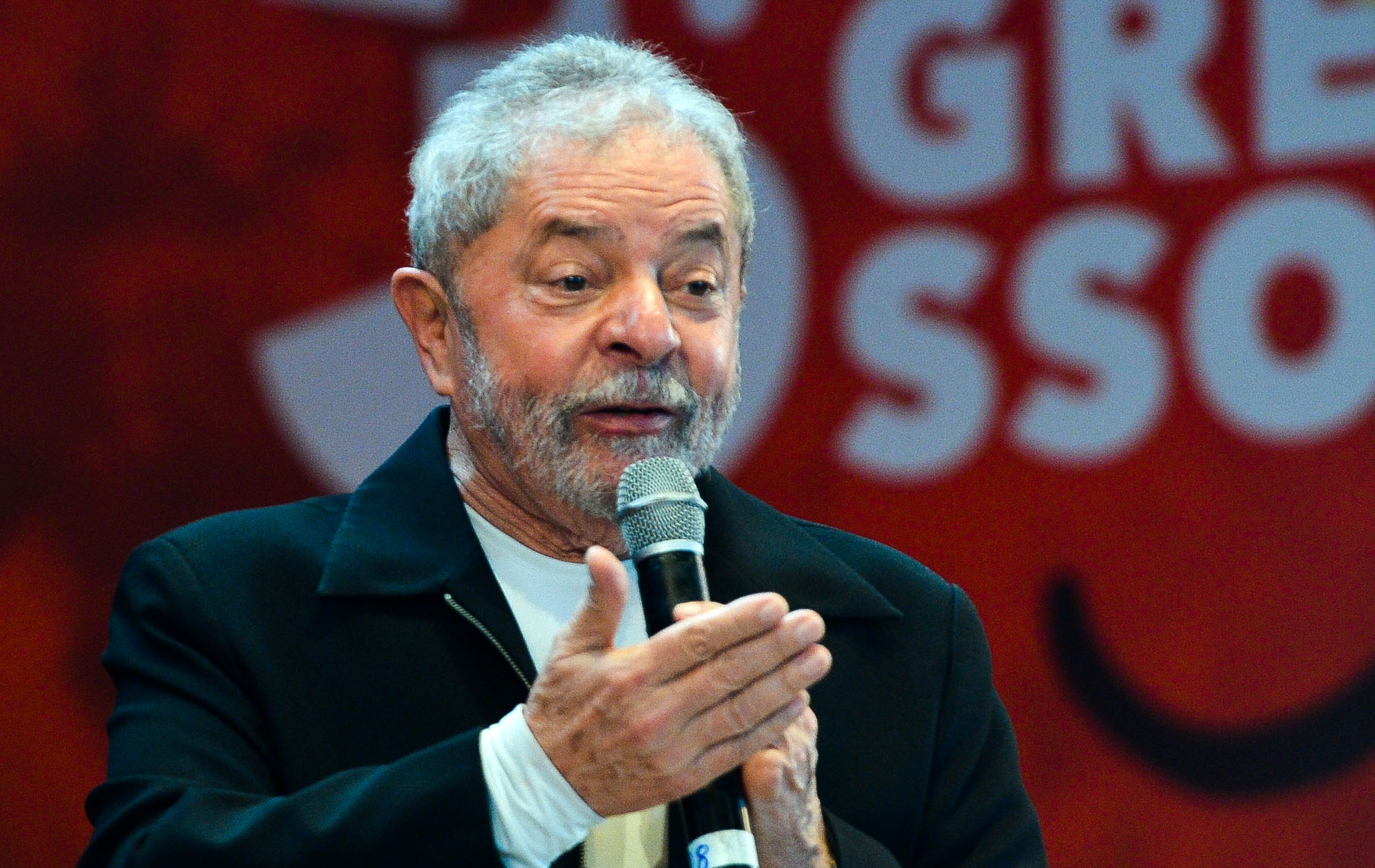 Justiça atende Lula e paralisa ação da Lava Jato sobre doações da Odebrecht