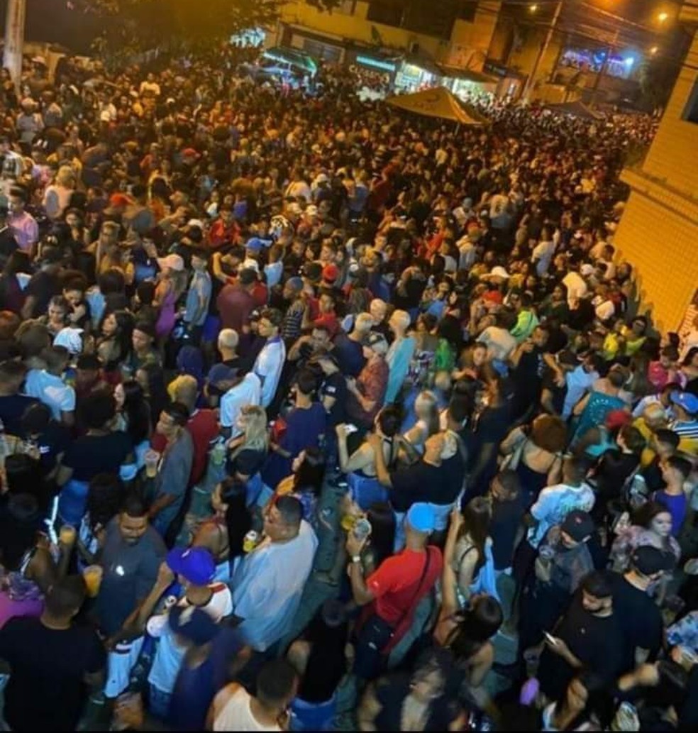 'Pagode da Covid' reúne milhares de pessoas sem máscaras em SP