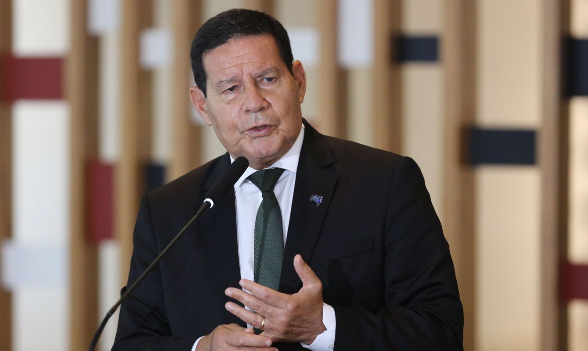 Vice-Presidência divulga nota sobre estado de saúde de Mourão