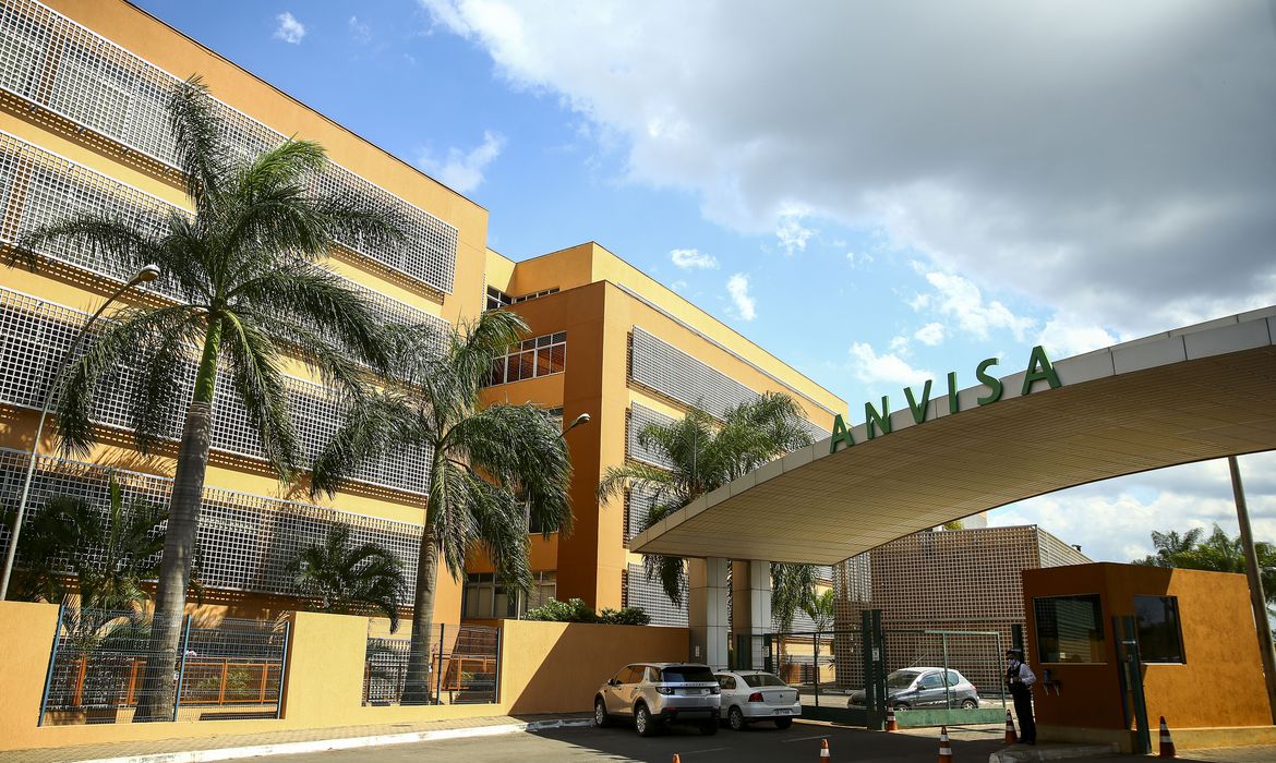 Anvisa quer mais dados para autorizar uso de vacina produzida na Índia