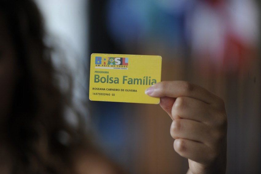 BF será cancelado para famílias que doaram R$ 2 mil ou mais nas eleições