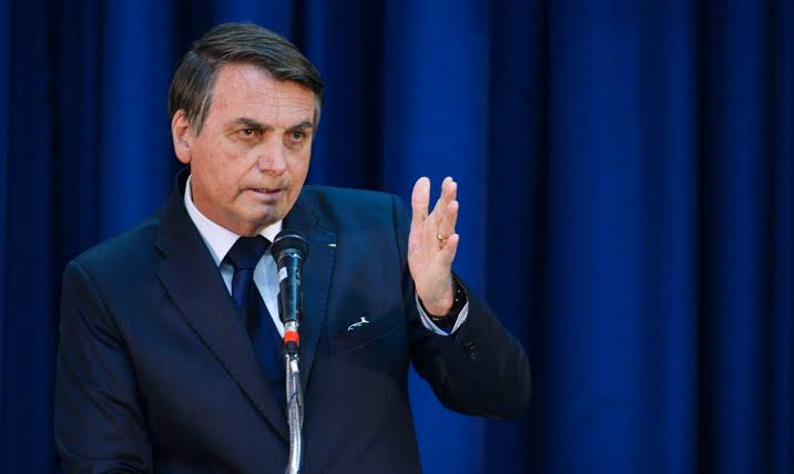 VÍDEO: Bolsonaro diz que leite condensado é para "enfiar no rabo da imprensa"