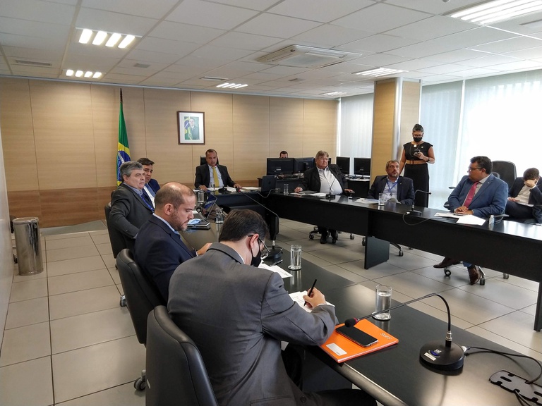 Ministro do RN busca com empresários dos EUA investimentos para o Brasil