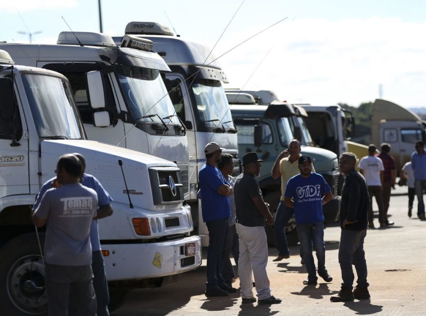 Brasil inicia semana sob incerteza da greve dos caminhoneiros