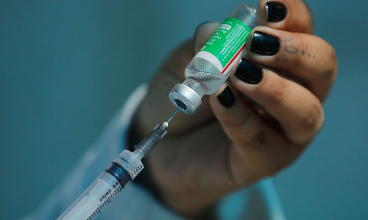 Anvisa debate regulamentação para importar vacinas pelo acordo Covax