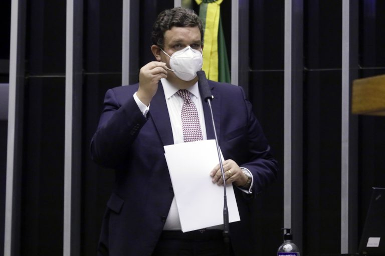 Oposição teme que novo marco do câmbio incentive endividamento em dólar
