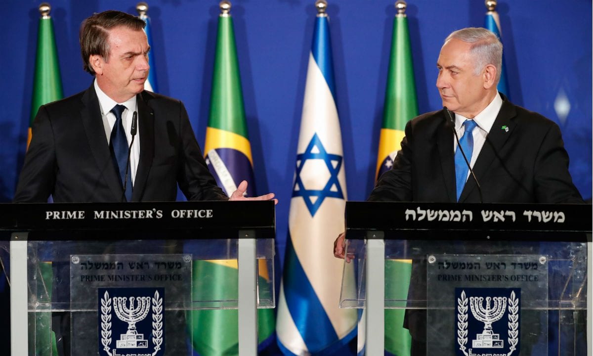 Spray nasal de Israel contra Covid-19 será analisado pela Anvisa, diz Bolsonaro