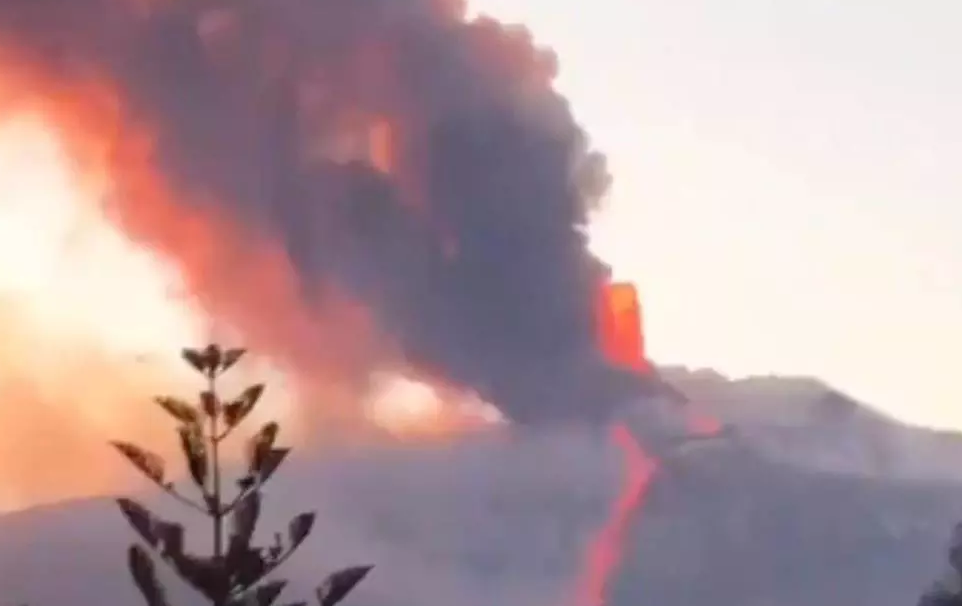 VÍDEO: Vulcão Etna, o mais ativo da Europa,  entra em erupção na Itália