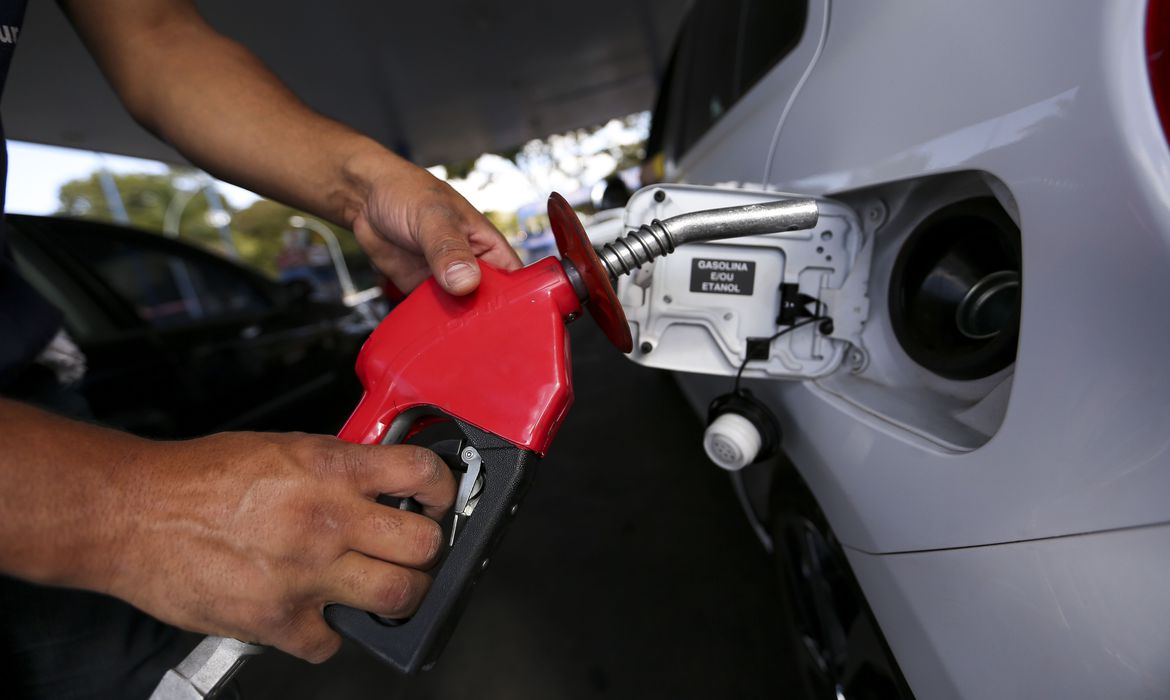 Petrobras sobe preço da gasolina pela 4ª vez no ano; diesel tem 3ª alta