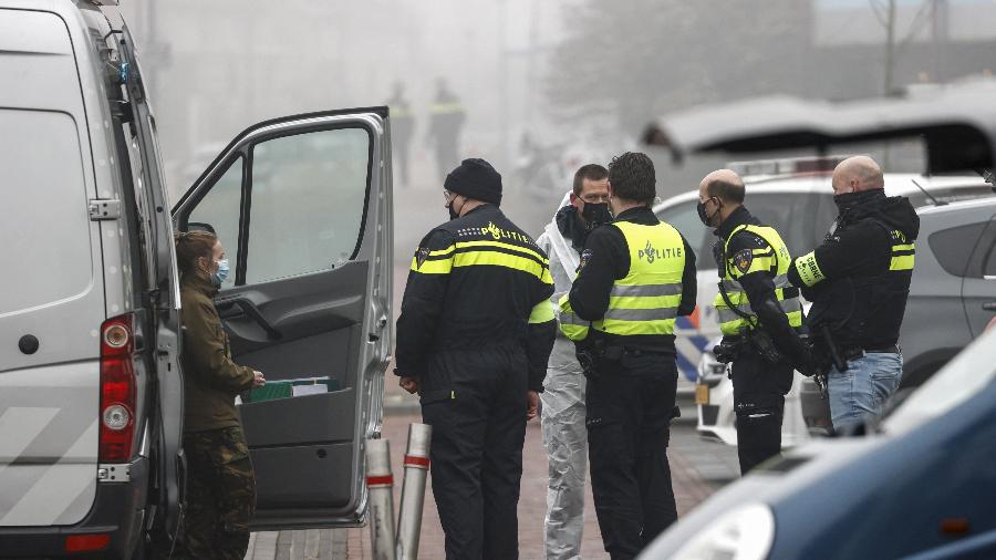 Explosão atinge centro de testes de covid na Holanda; polícia chama de ataque