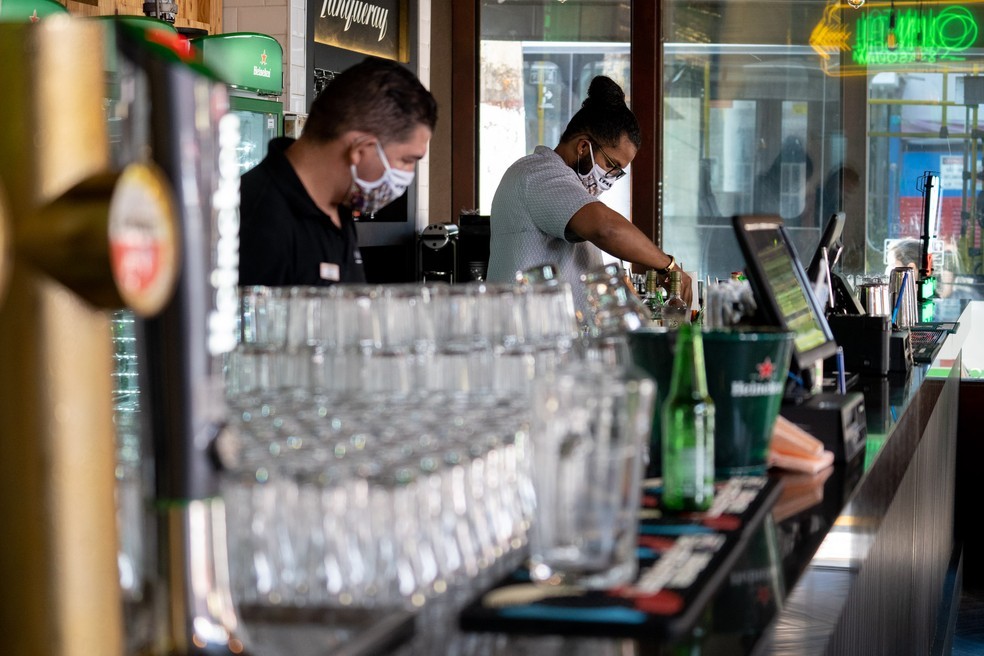 Trabalhadores de bares, restaurantes e eventos terão auxílio de R$ 1 mil no PI