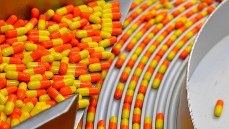 Governo federal requisita todo o estoque de medicamentos usados para intubação