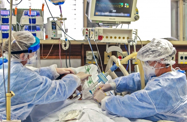 Hospitais particulares declaram risco iminente de ficar sem medicamentos