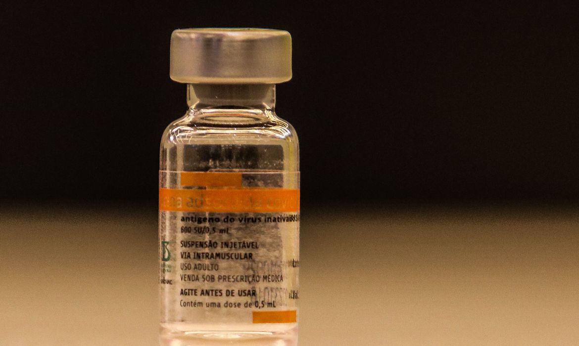 Ministério da Saúde agora orienta que estados não reservem 2ª dose da CoronaVac