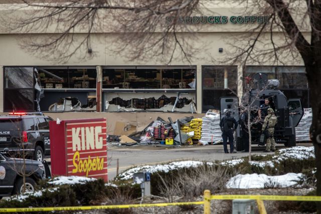 Ataque a tiros em supermercado deixa vários mortos nos EUA